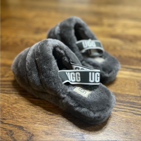 UGG charcoal grey sling back slippers - Picture 3 of 4
